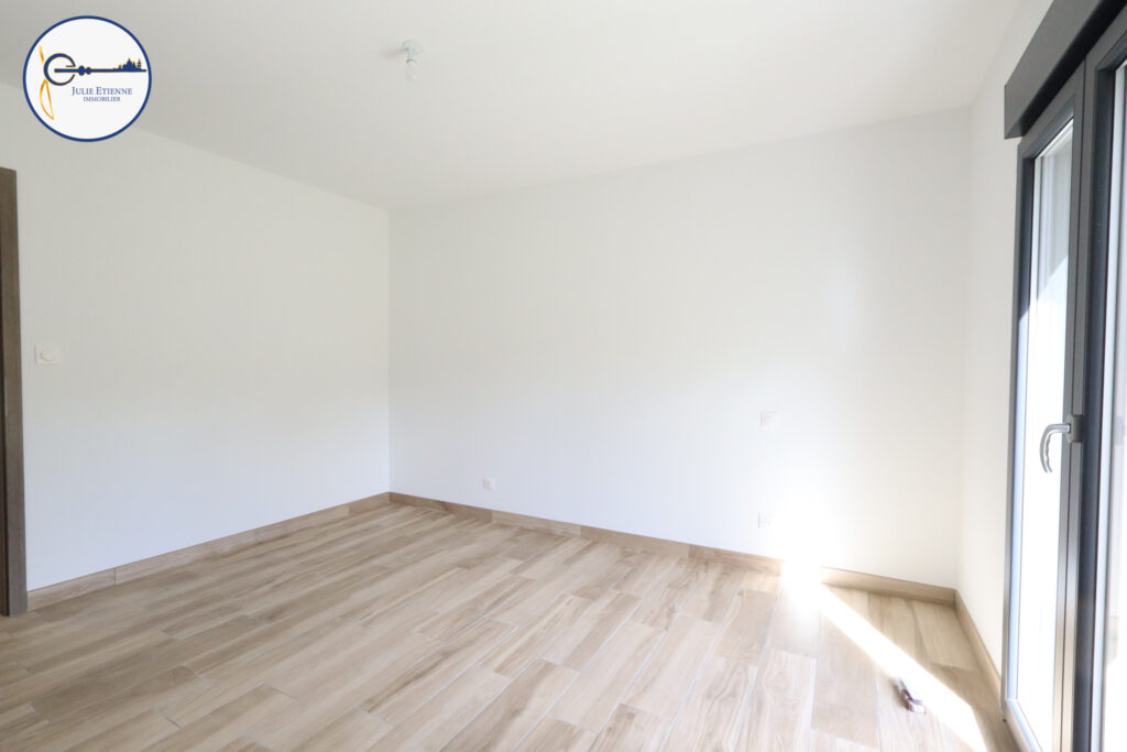 Maison de plain-pied UXEGNEY  5 pièces 118m2 – 5 pièces – 3 chambres – 118 m²