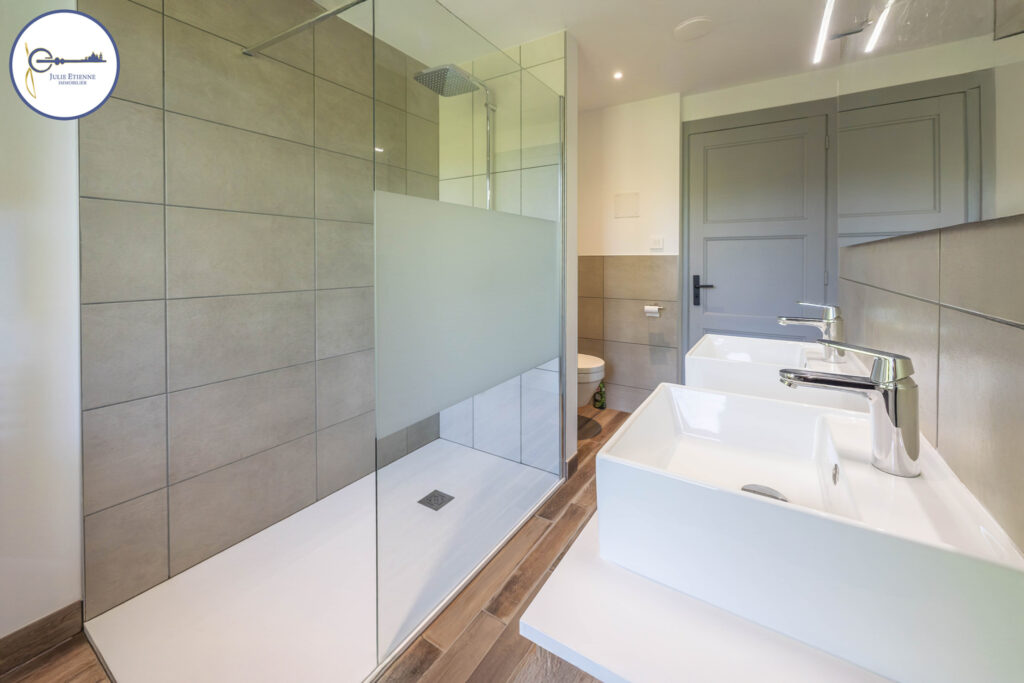 DEMEURE D&rsquo;EXCEPTION – GERARDMER – 13 PIECES – 437m2 avec SPA – 13 pièces – 8 chambres – 437 m²