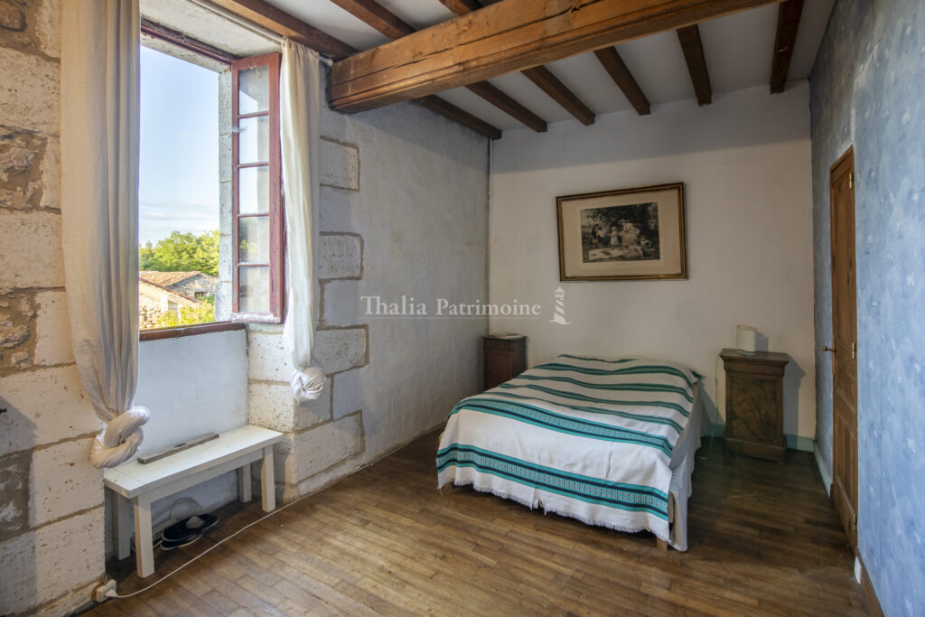 SUPERBE PROPRIETE A RENOVER   380 m2 environ -10 chambres, 1 – 16 pièces – 10 chambres – 390 m²