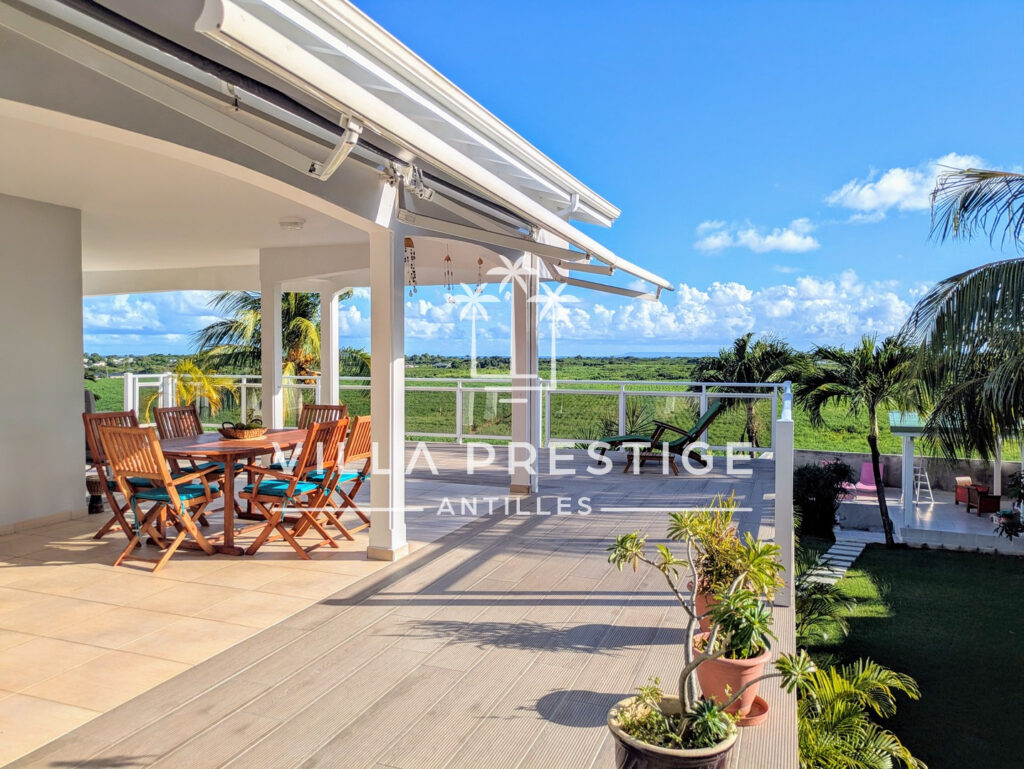 PROPRIÉTÉ D&rsquo;EXCEPTION VILLA T6 ET 2 LOGEMENTS T2 – VUE DÉGAG – 10 pièces – 7 chambres – 257.37 m²