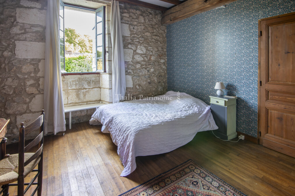 SUPERBE PROPRIETE A RENOVER   380 m2 environ -10 chambres, 1 – 16 pièces – 10 chambres – 390 m²