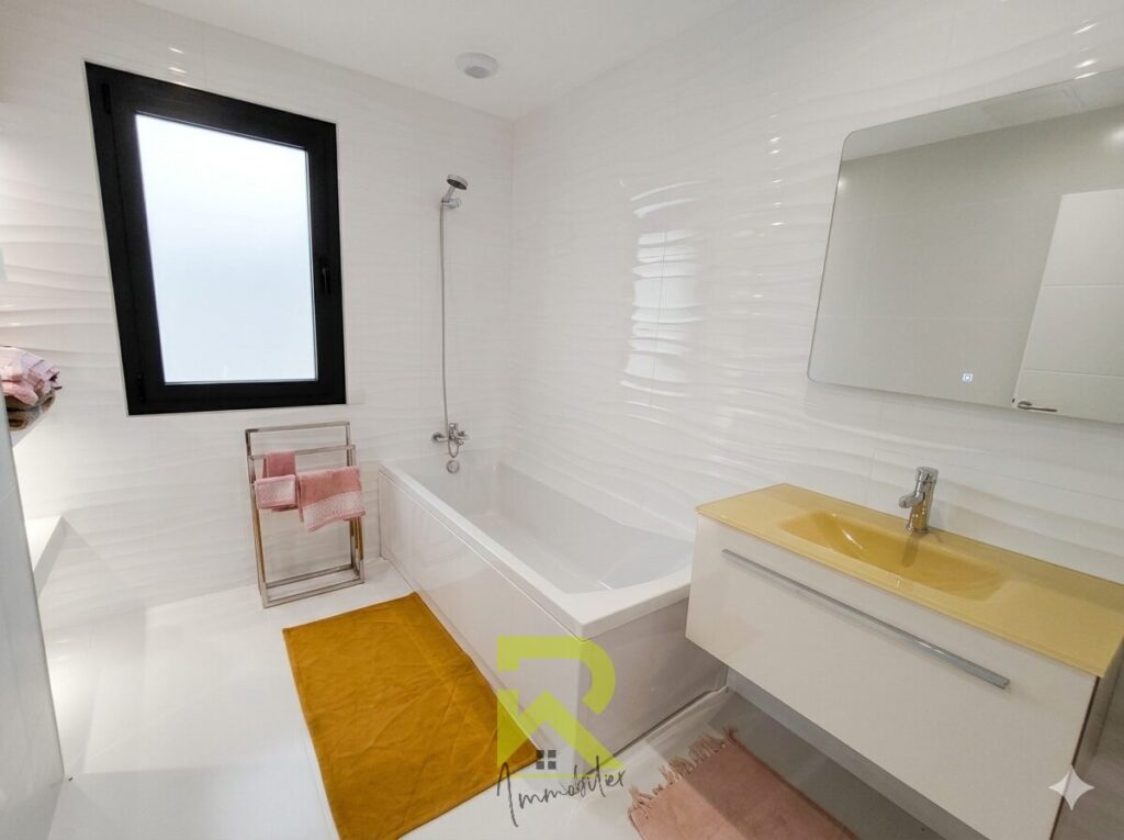 GRANDE VILLA, GARAGE, PISCINE – 5 pièces – 4 chambres – 132 m²