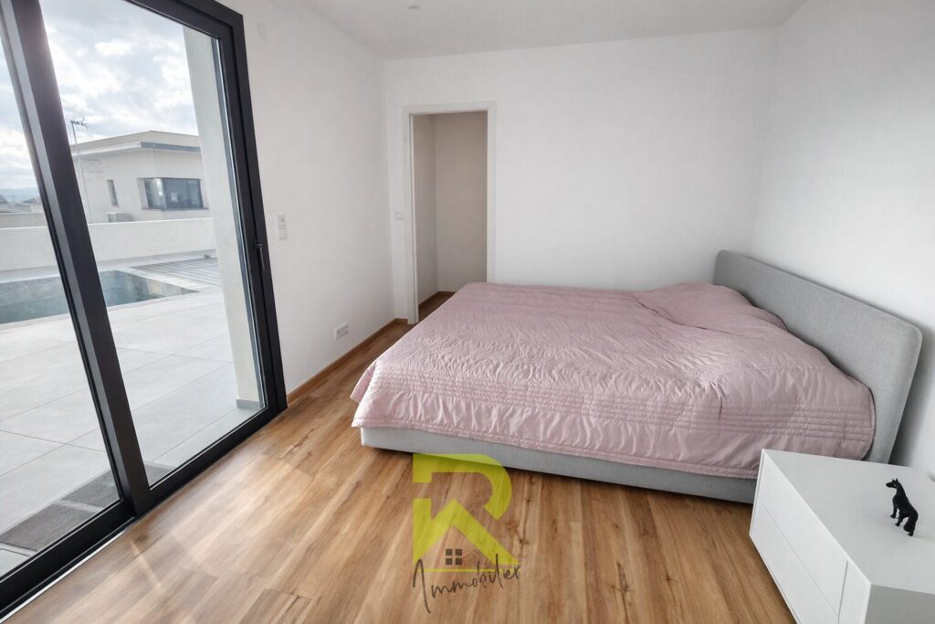GRANDE VILLA, GARAGE, PISCINE – 5 pièces – 4 chambres – 132 m²