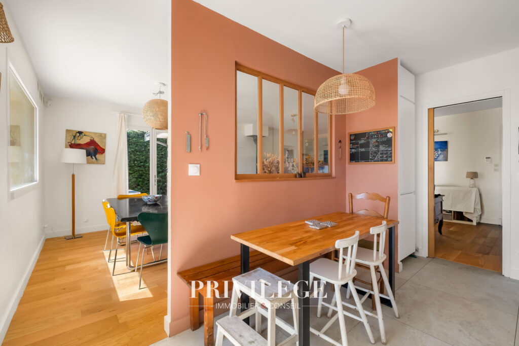 Maison familiale rénovée de 173 m2 avec 5 chambres à Saint-G – 9 pièces – 5 chambres – 173.84 m²