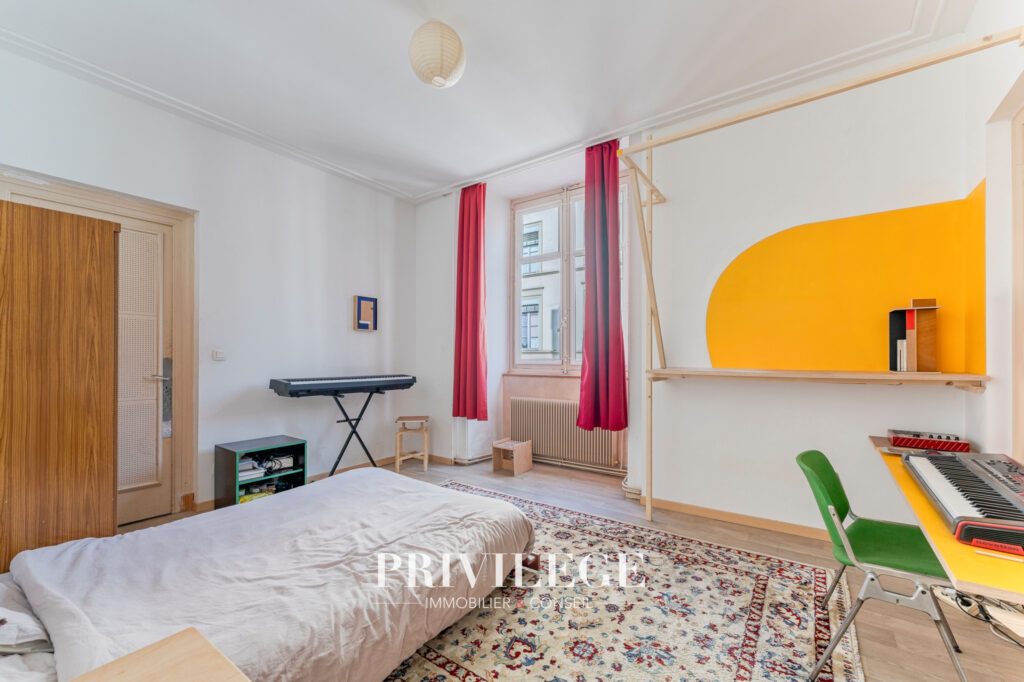 Appartement 90 m2 place Meissonnier – 4 pièces – 3 chambres – 91 m²