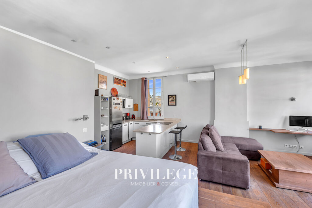 Cannes   Dernier étage   2 pièces rénové avec balcon vue dég – 1 pièce – 1 chambre – 34 m²