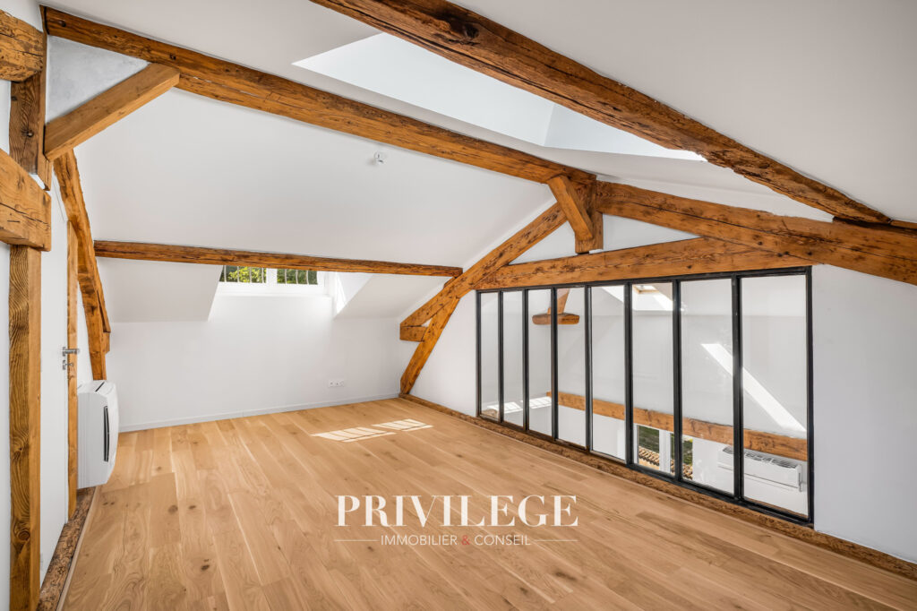 Lyon 9 – St Rambert  proche de l&rsquo;Ile Barbe- Duplex comme u – 5 pièces – 4 chambres – 163.74 m²