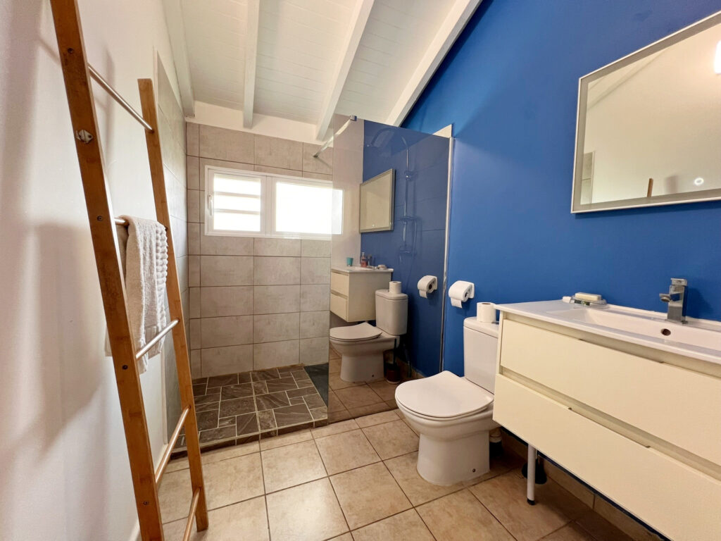 MAISON DE PLAGE FACE A LA MER A ST FRANCOIS – 4 pièces – 3 chambres – 109 m²