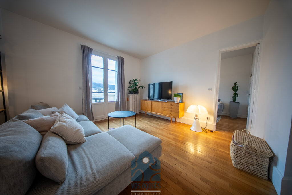 Appartement 5 pièces 3 chambres avec terrasse, balcon, cave  – 5 pièces – 3 chambres – 107 m²