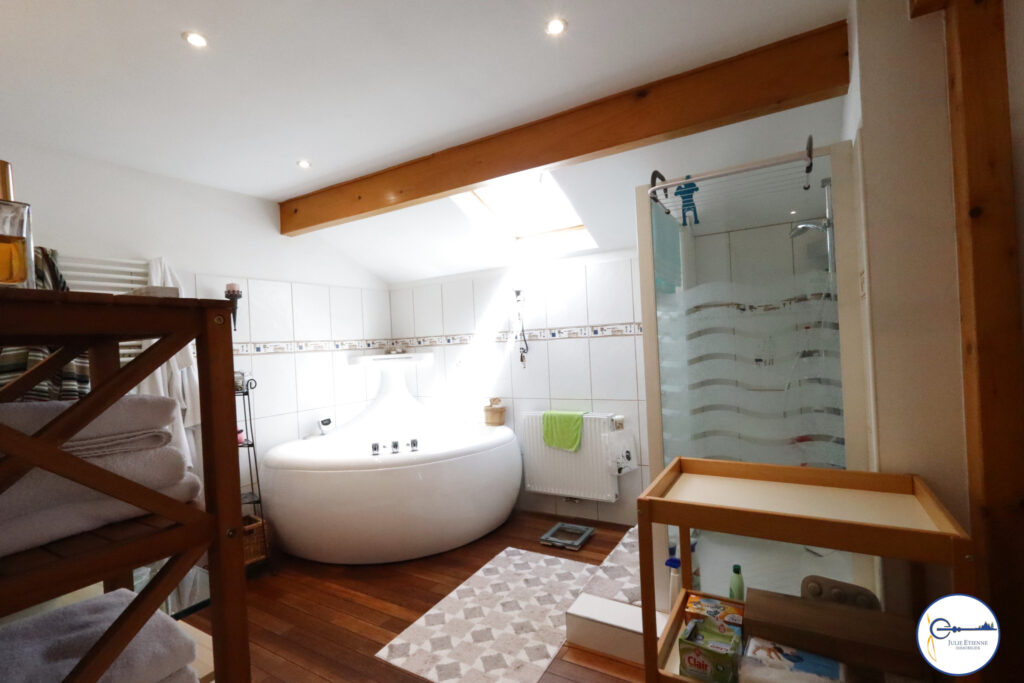 Maison Dompaire 8 pièces 187 m2 – 8 pièces – 4 chambres – 187 m²
