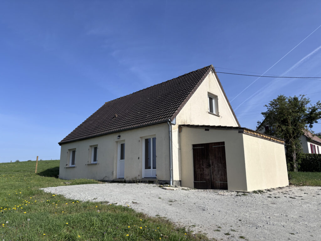 Pavillon de plain-pied rénové avec bel environnement et gran – 4 pièces – 2 chambres – 73 m²