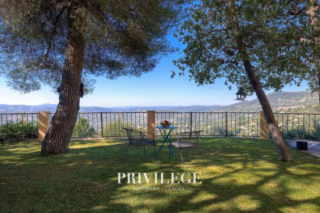 Vue Mer et Village de Cabris   Maison 5 Pièces 160 m2 – 5 pièces – 4 chambres – 144.39 m²