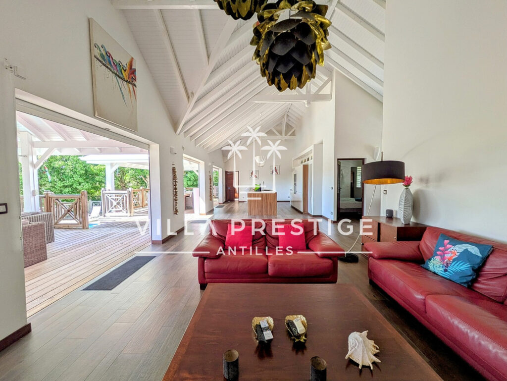 SUPERBE VILLA RECENTE 4 CHAMBRES, PISCINE ET TERRAIN CONSTRU – 5 pièces – 4 chambres – 157 m²