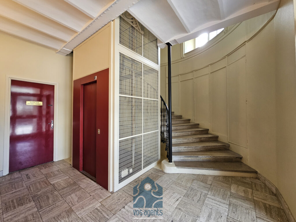Studio en duplex avec balcon – 1 pièce – NR chambres – 15 m²