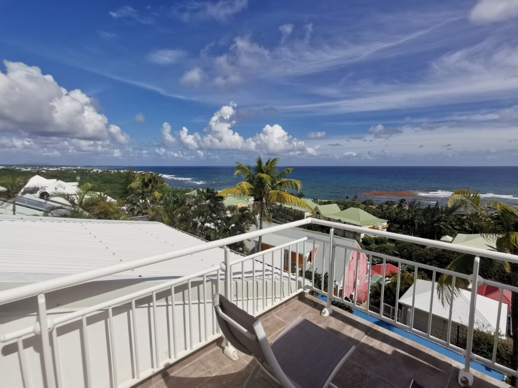 Superbe DUPLEX – Vue Mer panoramique et accès plage de sable – 3 pièces – 2 chambres – 64.4 m²