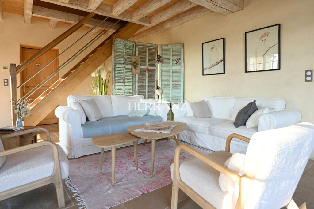 Maison de campagne  – 6 pièces – 4 chambres – 142.43 m²