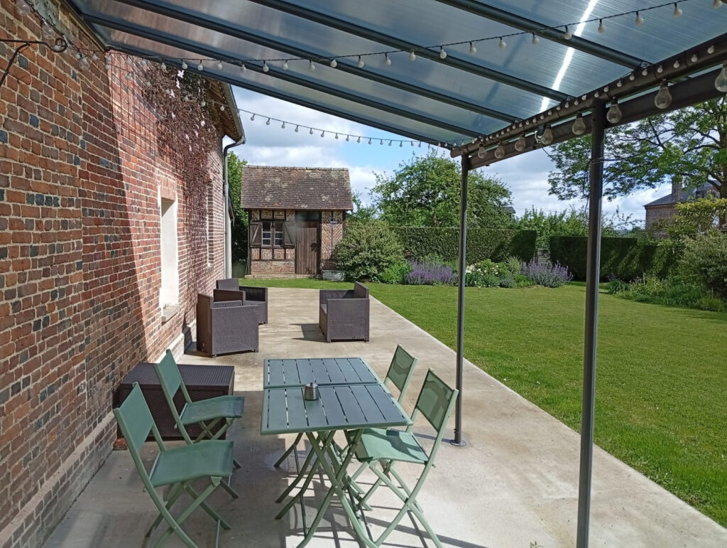 Propriété pleine de charmes au coeur des prairies normande – 5 pièces – 3 chambres – 98 m²