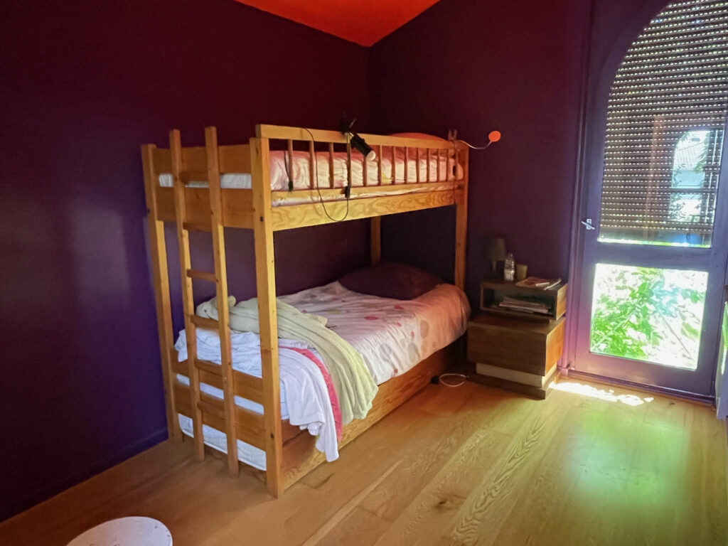 Beaujolais vert : maison calme, écologique avec vue et pisci – 7 pièces – 5 chambres – 228.26 m²