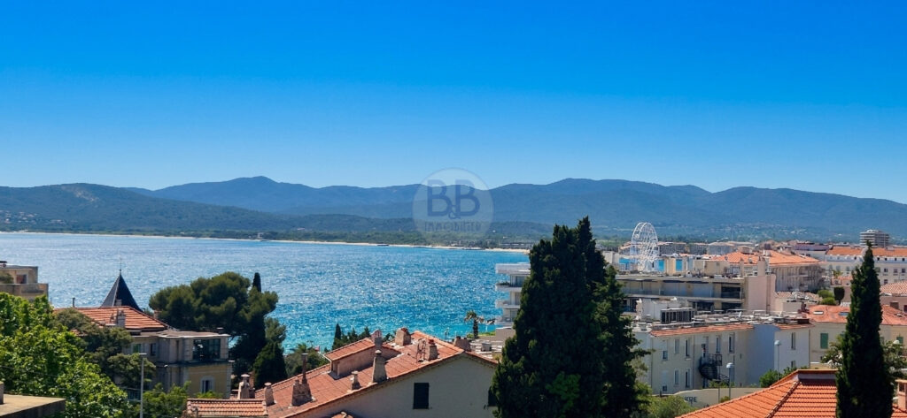 Saint-Raphaël   Triangle d&rsquo;Or   Vue mer panoramiqueSAINT – 2 pièces – 1 chambre – 58 m²