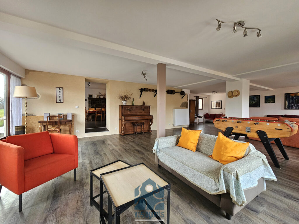 Propriété 9 pièces avec gîte et partie privative, grange, pi – 9 pièces – 6 chambres – 300 m²
