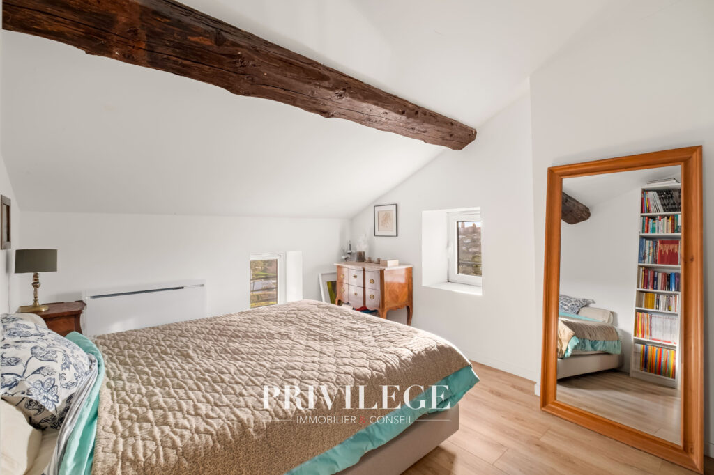 Charme absolu pour cette maison de ville avec vue – 6 pièces – 5 chambres – 131.28 m²