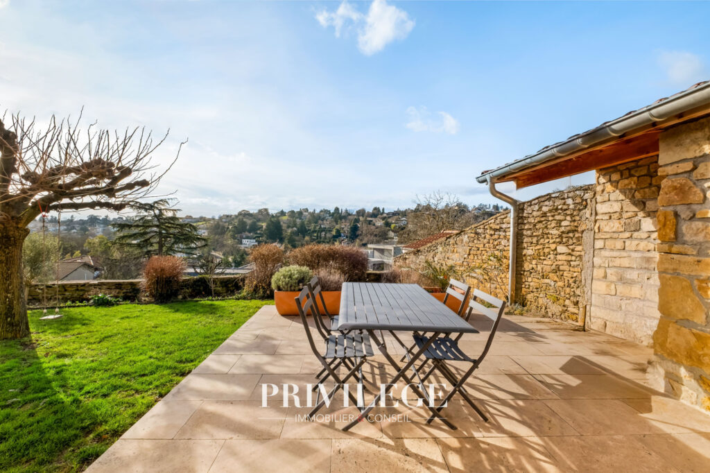 Charme absolu pour cette maison de ville avec vue – 6 pièces – 5 chambres – 131.28 m²