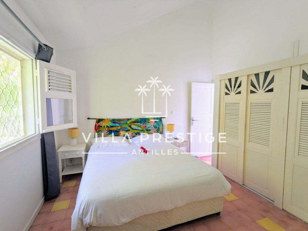 VILLA PREMIERE LIGNE 3 CHAMBRES AVEC PISCINE, ACCES PLAGE ET – 4 pièces – 3 chambres – 93 m²
