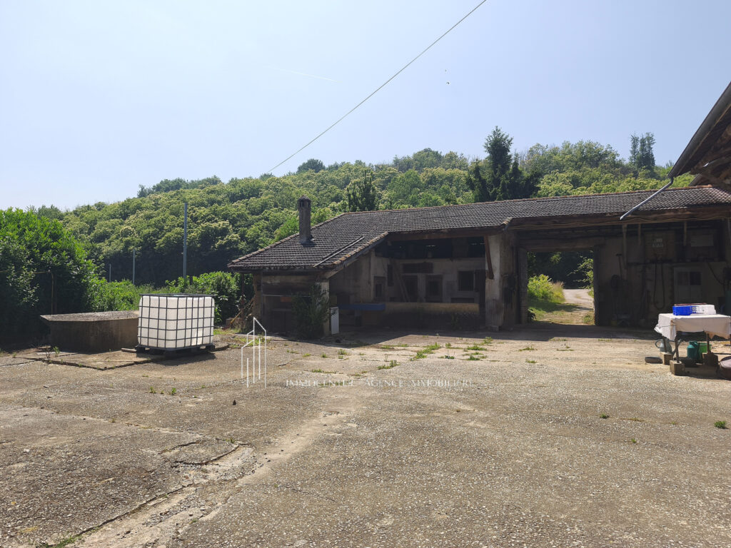 Saint Bonnet de Chavagne- Corps de Ferme 163 m2 – Terrain 49 – 6 pièces – 5 chambres – 163 m²