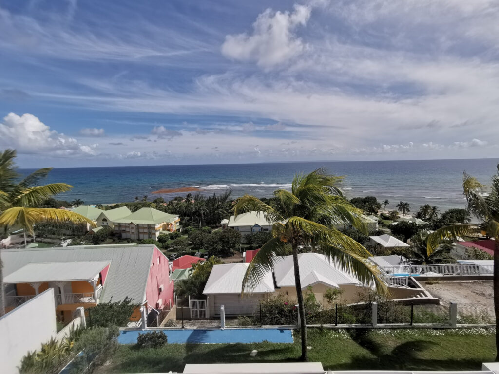 Superbe DUPLEX – Vue Mer panoramique et accès plage de sable – 3 pièces – 2 chambres – 64.4 m²