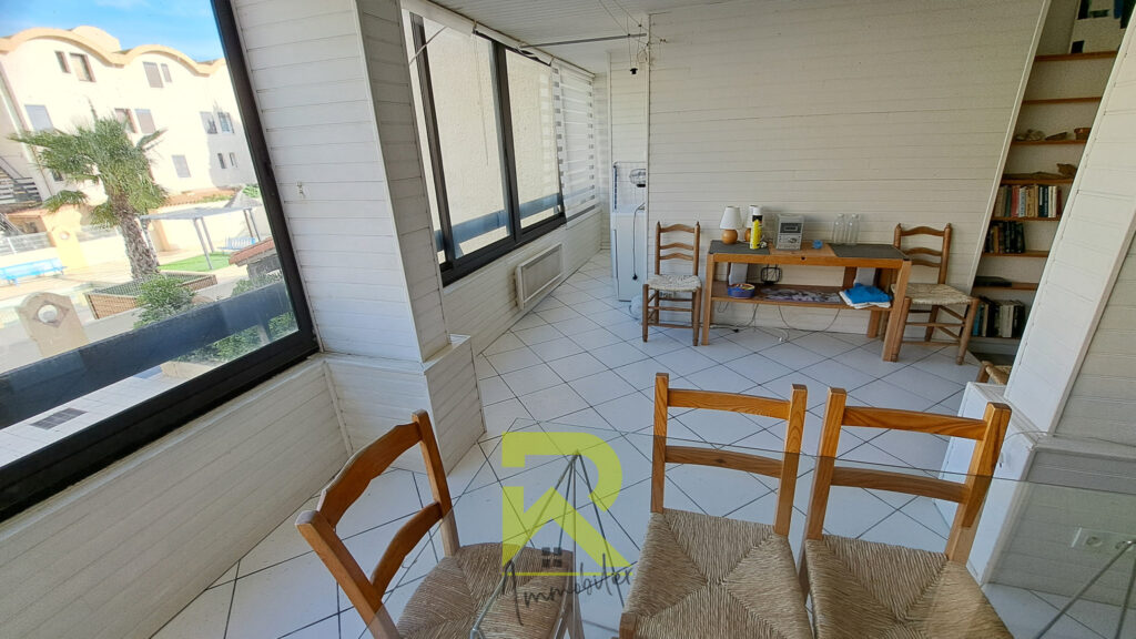 GRUISSAN   DUPLEX 3 CHAMBRES AVEC LOGGIA, PISCINE ET PARKING – 4 pièces – 3 chambres – 73 m²
