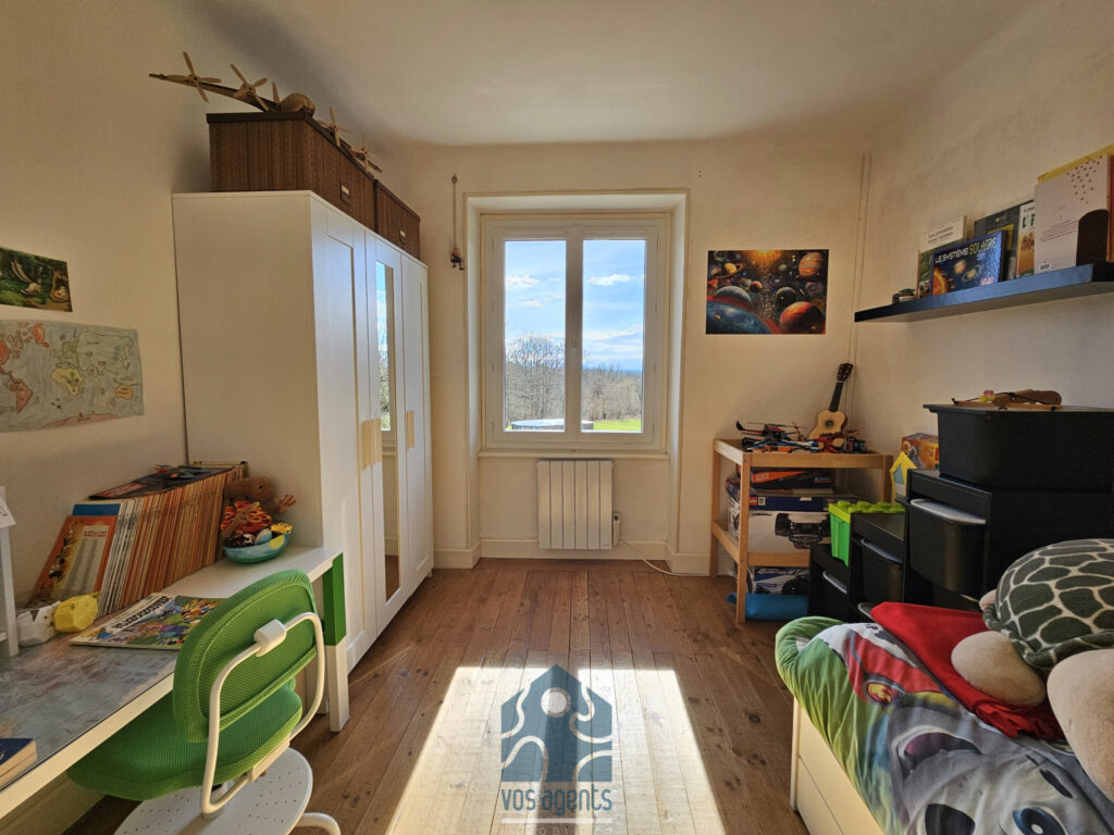 Propriété 10 pièces avec terrain, piscine et annexes – 10 pièces – 8 chambres – 316 m²