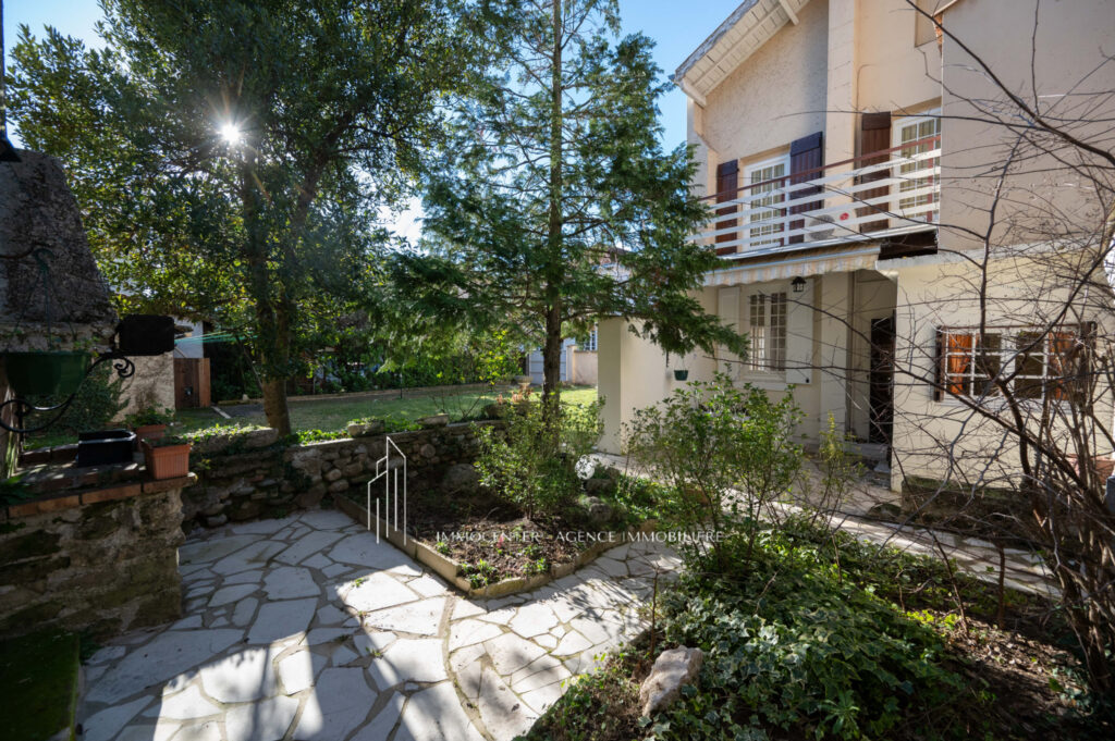Drôme – ROMANS-SUR-ISERE Maison de caractère 6 pièces de 144 – 6 pièces – 2 chambres – 144 m²
