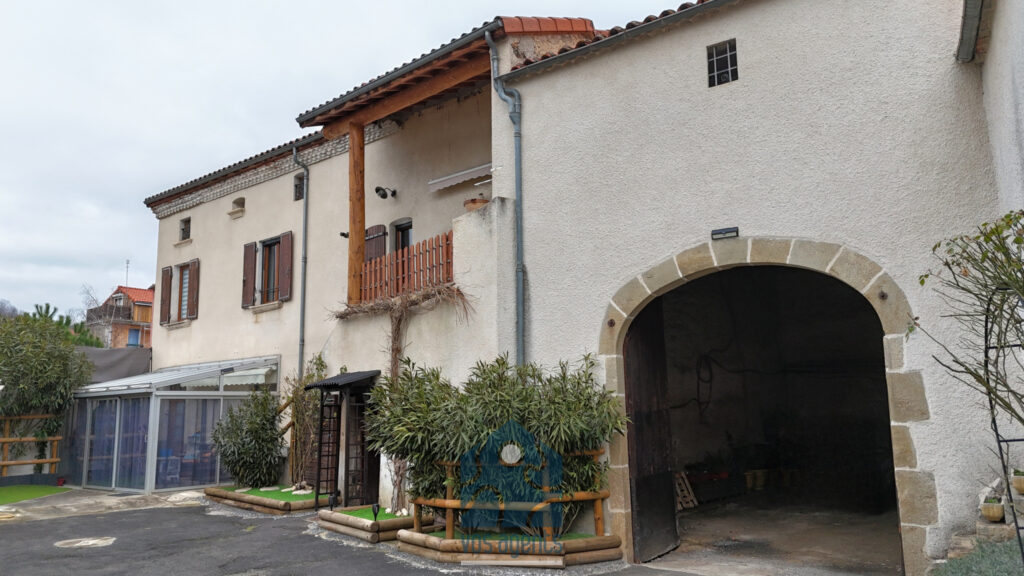 Maison 5 pièces 3 chambres avec véranda, terrasse et deux gr – 5 pièces – 3 chambres – 200 m²
