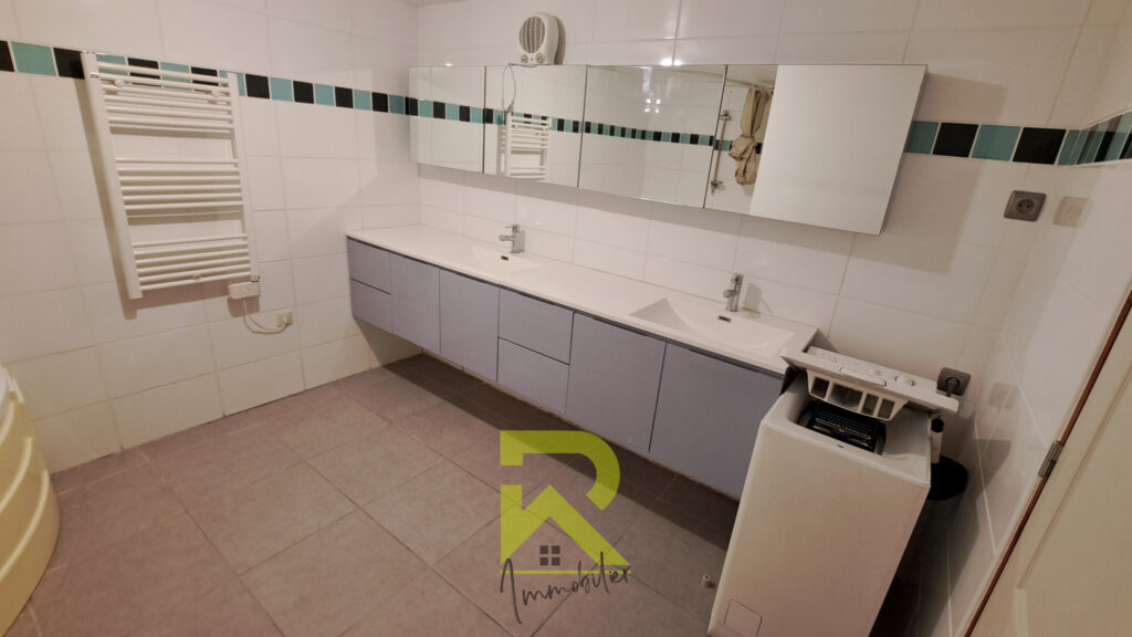 MAISON 275 m2 à Marcorignan spéciale investisseurs – 9 pièces – 5 chambres – 275 m²