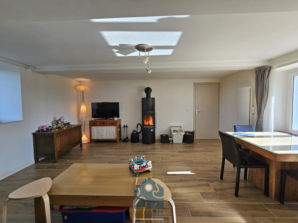 Propriété 10 pièces avec terrain, piscine et annexes – 10 pièces – 8 chambres – 316 m²