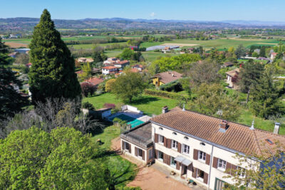 Chasselay propriété avec terrain calme, piscine et vue extra – 9 pièces – 7 chambres – 174.47 m²