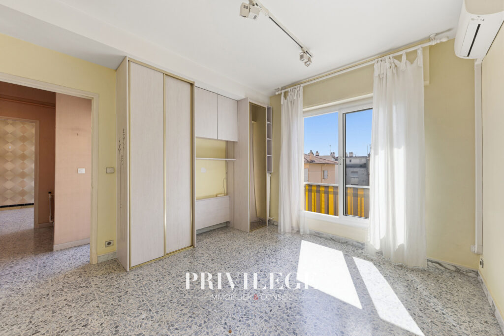 Nice   Mantega/Évêché | 2 pièces lumineux, terrasse, vue dég – 2 pièces – 1 chambre – 46.92 m²