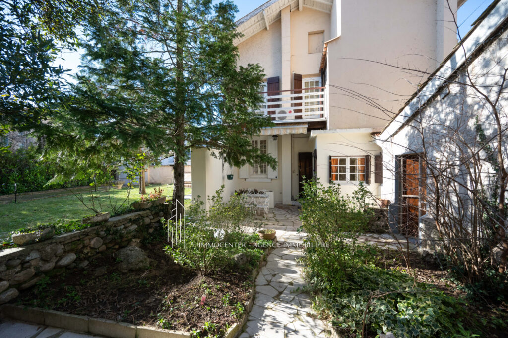 Drôme – ROMANS-SUR-ISERE Maison de caractère 6 pièces de 144 – 6 pièces – 2 chambres – 144 m²