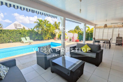 VILLA DE CHARME AVEC PISCINE ET GARAGE – CENTRE-VILLE SAINT- – 4 pièces – 3 chambres – 83.84 m²