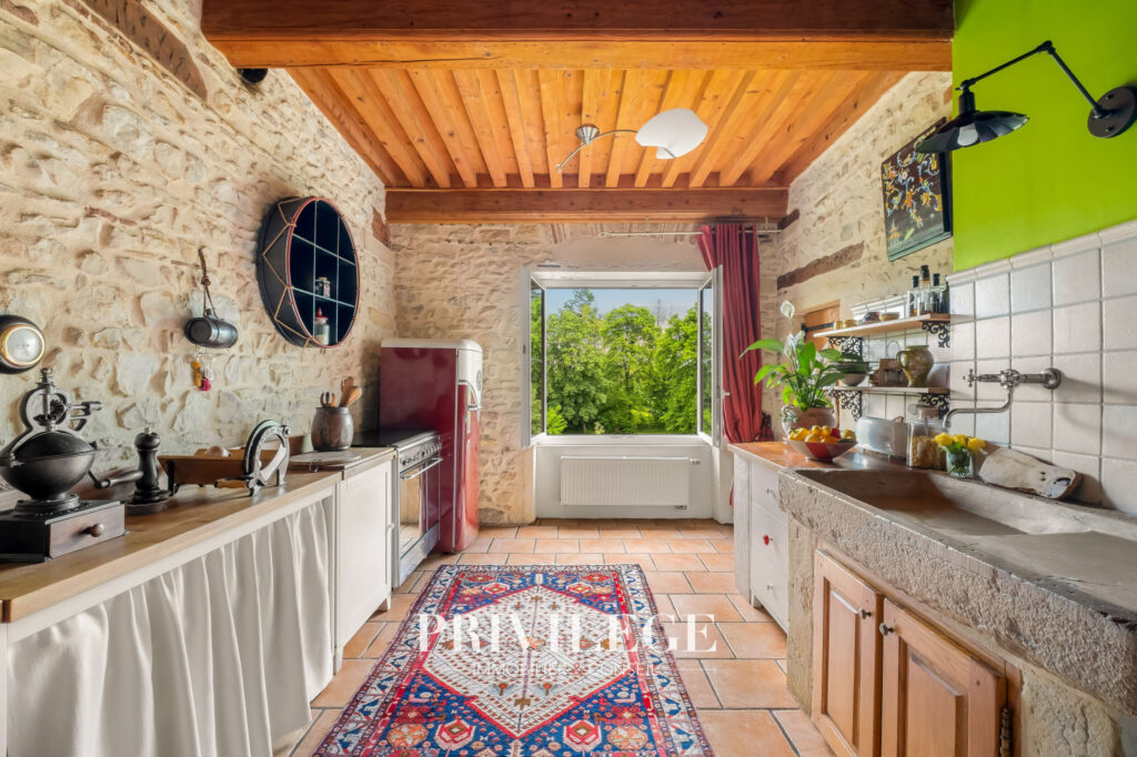 Duplex de standing au dernier étage d&rsquo;une bâtisse du XVIIe s – 4 pièces – 3 chambres – 134 m²