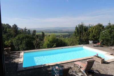 Maison 8 pièces avec piscine et jardin – 8 pièces – 4 chambres – 211 m²