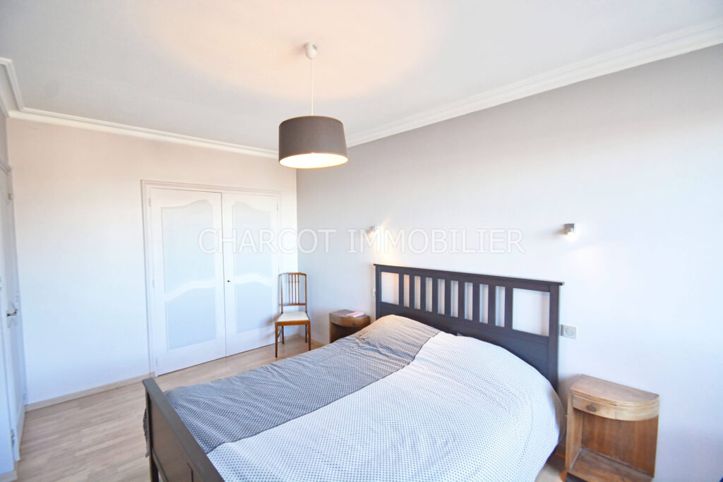 EXCLUSIVITÉ – LYON 5ÈME – APPARTEMENT T5 + CAVE + PARKING PR – 5 pièces – 3 chambres – 137.08 m²