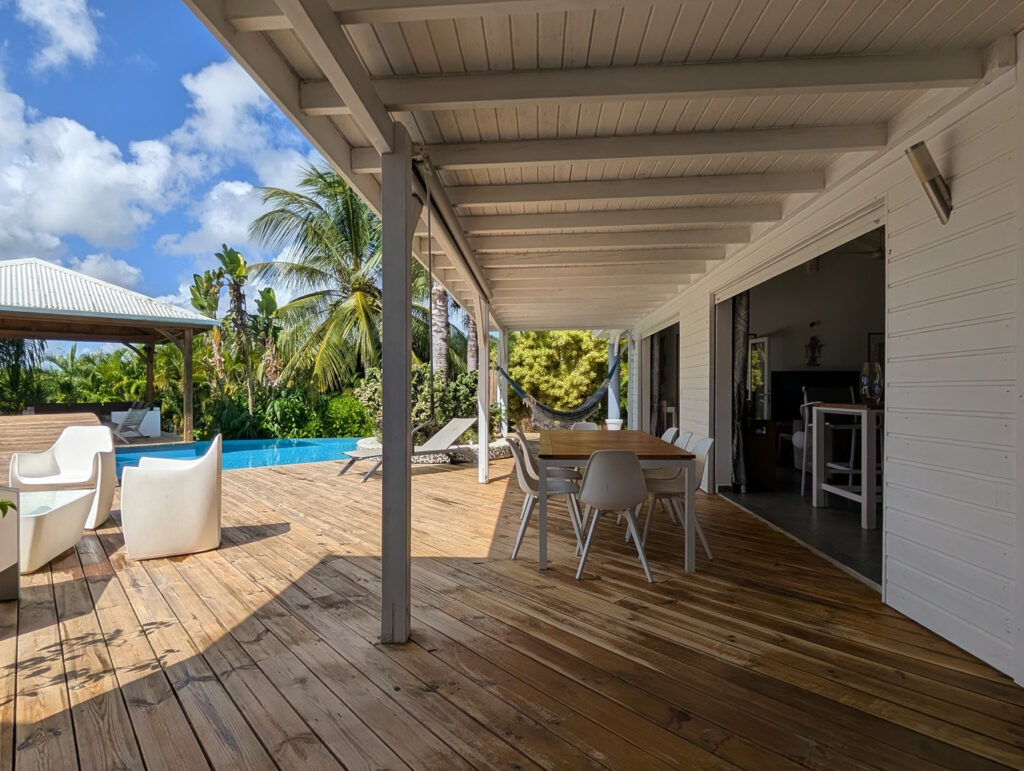 EXCLU Exceptionnelle Villa d&rsquo;Architecte avec Piscine à Débo – 5 pièces – 4 chambres – 246 m²