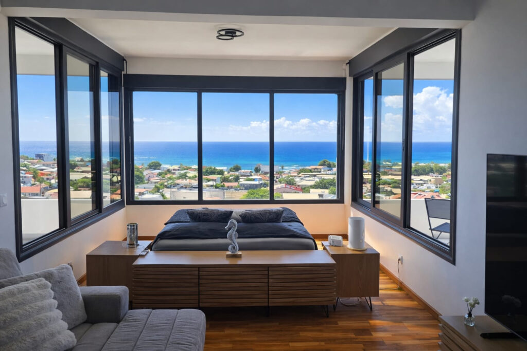 VILLA DE LUXE AVEC VUE MER 180o – SAINT FRANCOIS – 7 pièces – 5 chambres – 254.6 m²