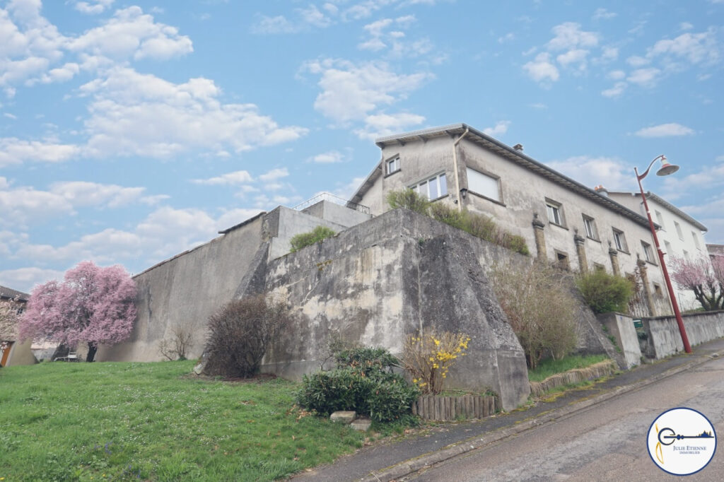 Maison Domèvre-sur-Durbion 7 pièces  137m2  – 7 pièces – 4 chambres – 137 m²
