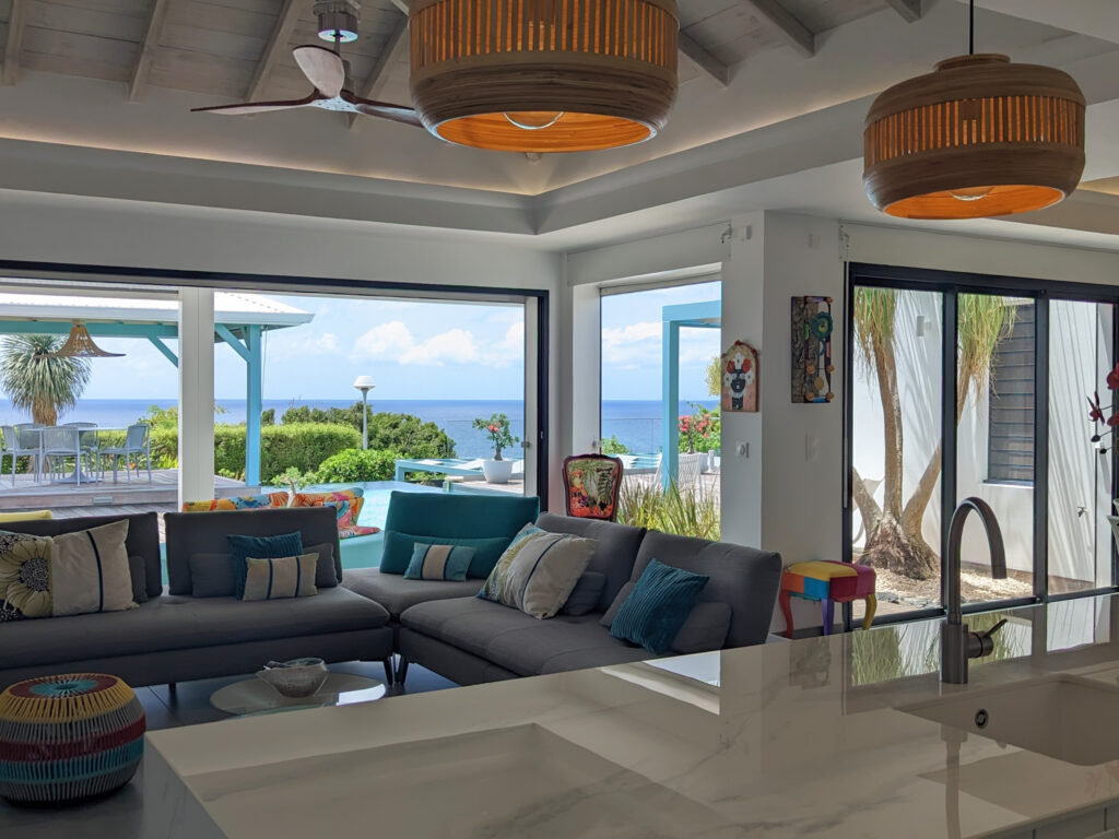 Villa d&rsquo;architecte de luxe – vue mer – St-François – 4 pièces – 3 chambres – 147 m²