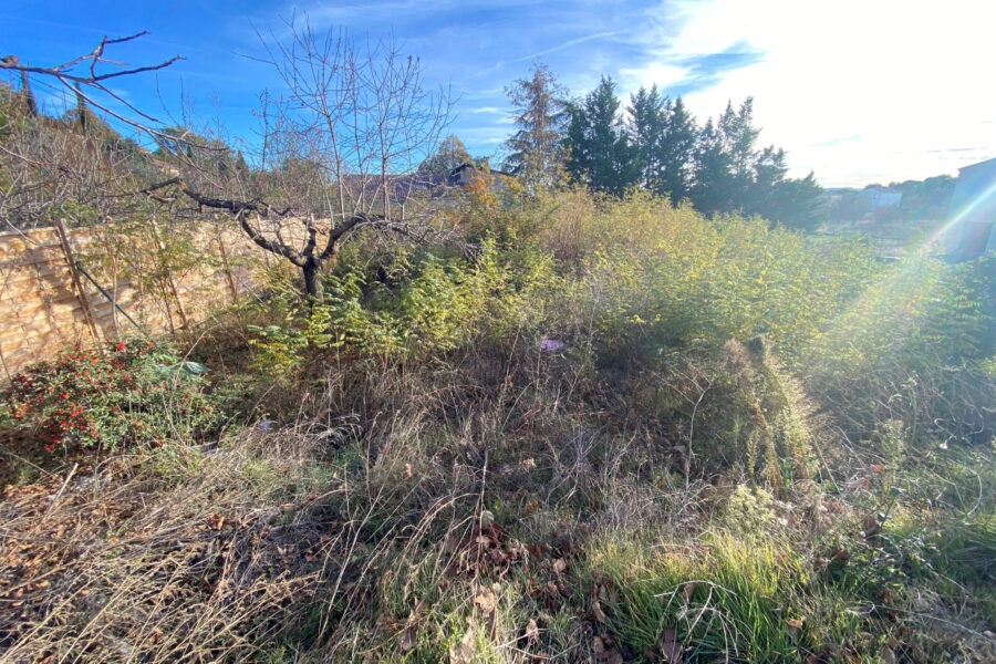 Terrain à vendre à La motte-d&rsquo;aigues
