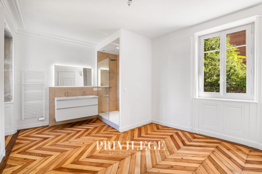 Lyon 9 – St Rambert  proche de l&rsquo;Ile Barbe- Duplex comme u – 5 pièces – 4 chambres – 163.74 m²