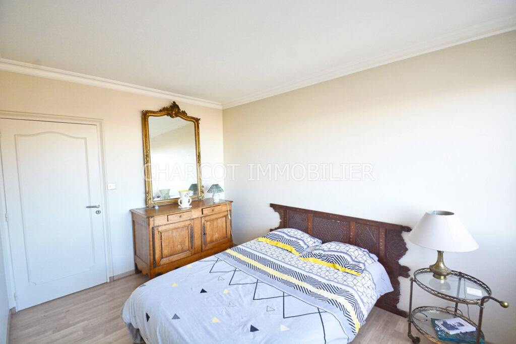 EXCLUSIVITÉ – LYON 5ÈME – APPARTEMENT T5 + CAVE + PARKING PR – 5 pièces – 3 chambres – 137.08 m²