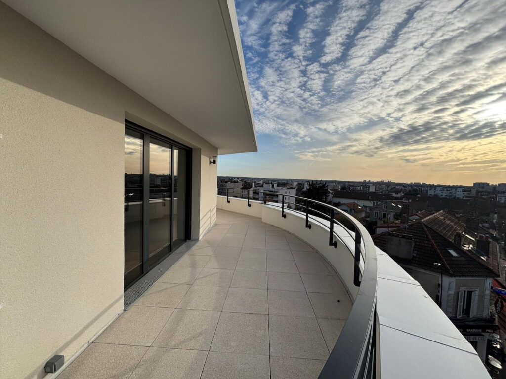 Un art de vivre rare au sommet   Disponible dès maintenant – 4 pièces – 3 chambres – 82 m²